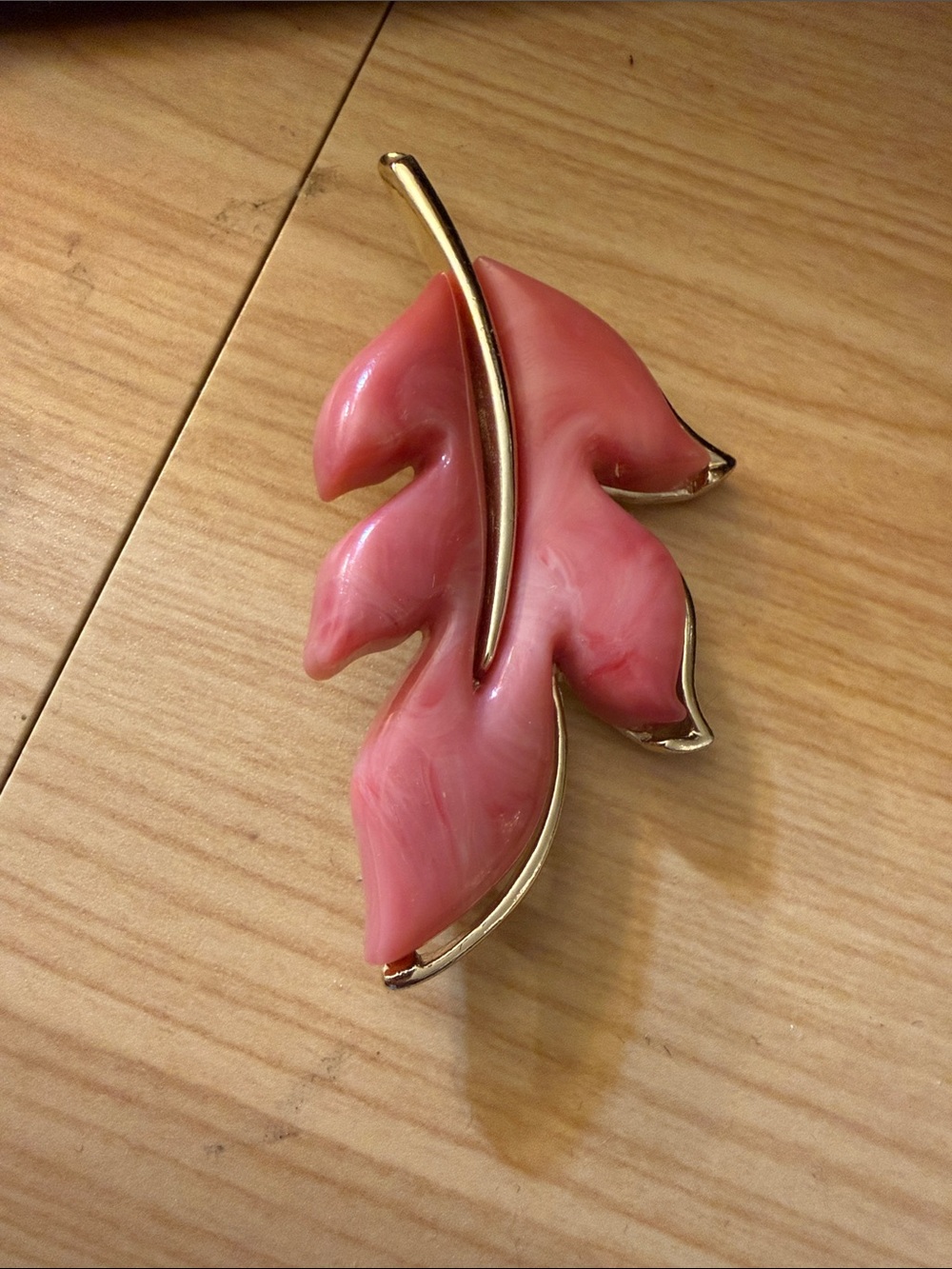 Vintage Sarah Coventry Pink Coral Thermoset Lucite Leaf Brooch Gold Tone 1970s